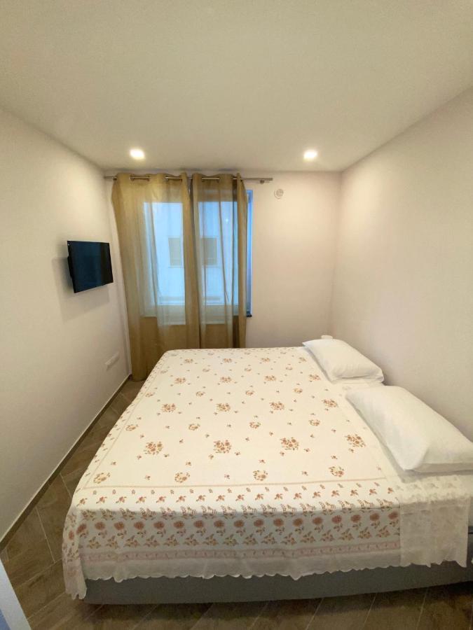 Appartamento Casa Daniela Napoli Esterno foto
